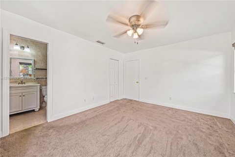 Villa ou maison à vendre à Cutler Bay, Floride: 3 chambres, 116.59 m2 № 2414451 - photo 8