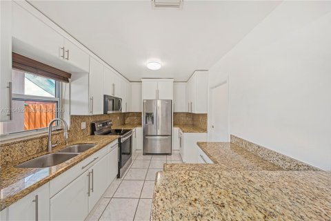 Villa ou maison à vendre à Cutler Bay, Floride: 3 chambres, 116.59 m2 № 2414451 - photo 6