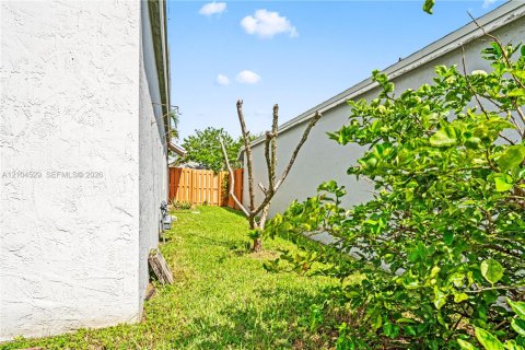 Villa ou maison à vendre à Cutler Bay, Floride: 3 chambres, 116.59 m2 № 2414451 - photo 12