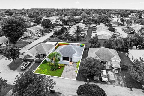 Villa ou maison à vendre à Cutler Bay, Floride: 3 chambres, 116.59 m2 № 2414451 - photo 16