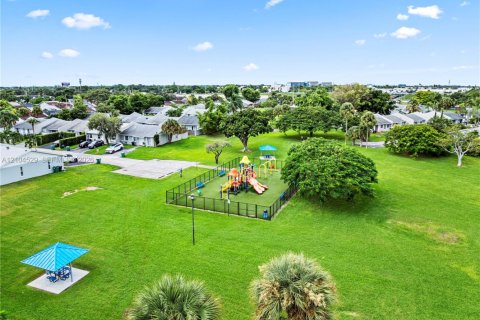 Villa ou maison à vendre à Cutler Bay, Floride: 3 chambres, 116.59 m2 № 2414451 - photo 17