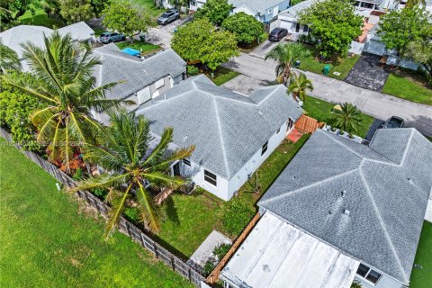 Villa ou maison à vendre à Cutler Bay, Floride: 3 chambres, 116.59 m2 № 2414451 - photo 15