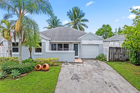 Villa ou maison à Cutler Bay, Floride 3 chambres, 116.59 m2 № 2414451