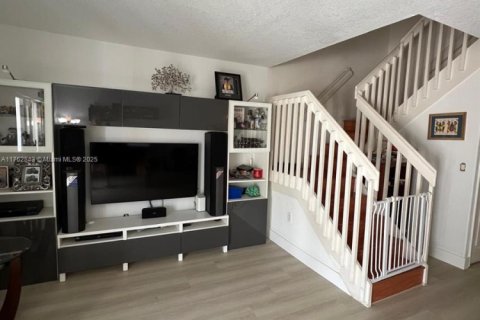 Townhouse in Doral, Florida 3 bedrooms, 142.42 sq.m. № 1691404 - photo 8