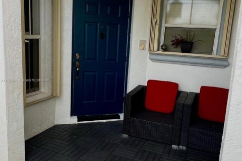 Townhouse in Doral, Florida 3 bedrooms, 142.42 sq.m. № 1691404 - photo 3