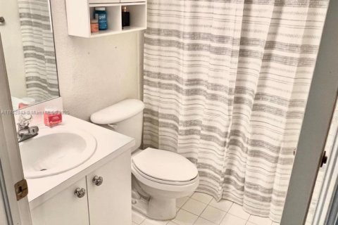 Townhouse in Doral, Florida 3 bedrooms, 142.42 sq.m. № 1691404 - photo 19