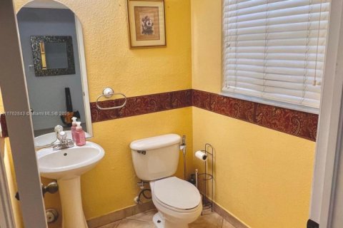 Townhouse in Doral, Florida 3 bedrooms, 142.42 sq.m. № 1691404 - photo 14