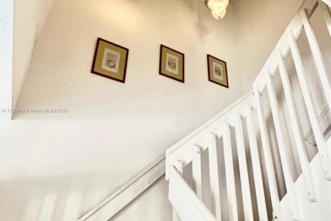 Townhouse in Doral, Florida 3 bedrooms, 142.42 sq.m. № 1691404 - photo 12