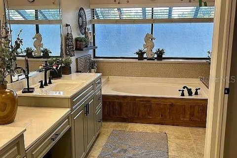 Купить виллу или дом в Пунта-Горда, Флорида 7 комнат, 242.57м2, № 1911306 - фото 24
