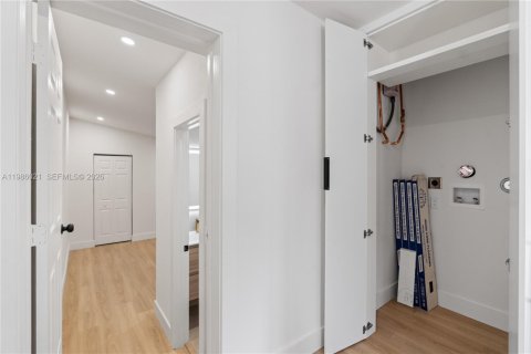 Купить виллу или дом в Майами, Флорида 4 спальни, № 2048186 - фото 18