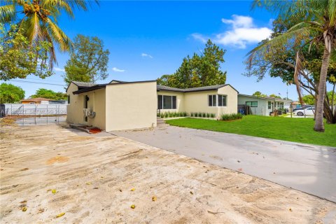 Купить виллу или дом в Майами, Флорида 4 спальни, № 2048186 - фото 5