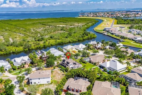 Villa ou maison à vendre à Apollo Beach, Floride: 4 chambres, 357.49 m2 № 2199378 - photo 2