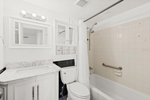 Condominio en venta en Cape Canaveral, Florida, 1 dormitorio, 68.47 m2 № 2149035 - foto 14
