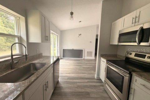 House in Ocala, Florida 3 bedrooms, 104.98 sq.m. № 2225068 - photo 18