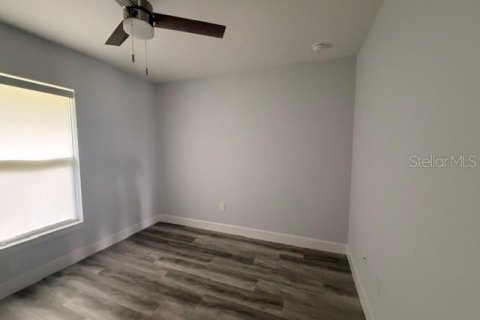 House in Ocala, Florida 3 bedrooms, 104.98 sq.m. № 2225068 - photo 11