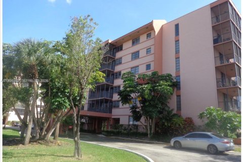 Кондоминиум с 1 спальней в Майами, Флорида № 2045449