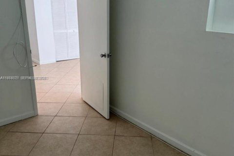 Купить кондоминиум в Майами, Флорида 1 спальня, 54.81м2, № 2045449 - фото 6