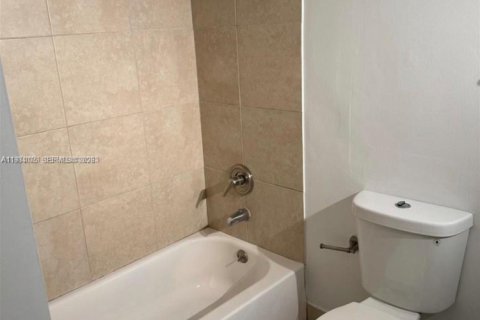 Купить кондоминиум в Майами, Флорида 1 спальня, 54.81м2, № 2045449 - фото 14