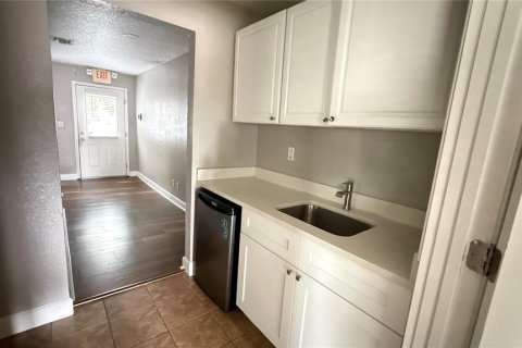 Immobilier commercial à louer à Kissimmee, Floride: 133.13 m2 № 2404704 - photo 10