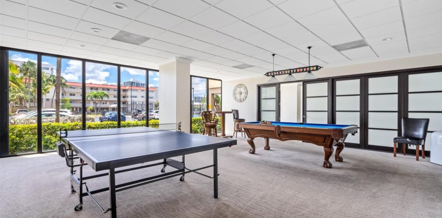 Condominio en Hallandale Beach, Florida, 2 dormitorios  № 868561