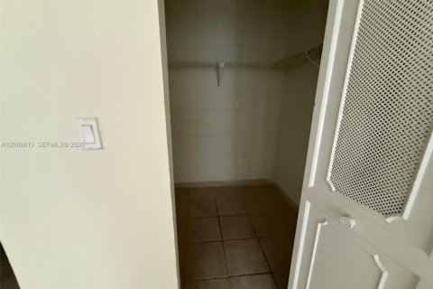 Condo in Sunny Isles Beach, Florida, 1 bedroom  № 2065132 - photo 24