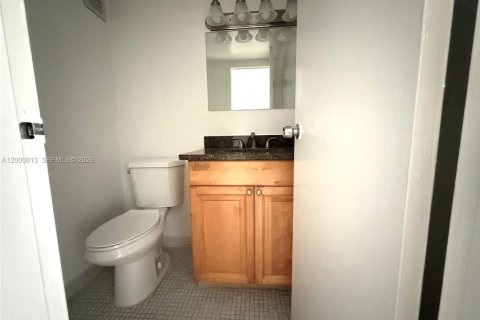 Condo in Sunny Isles Beach, Florida, 1 bedroom  № 2065132 - photo 29