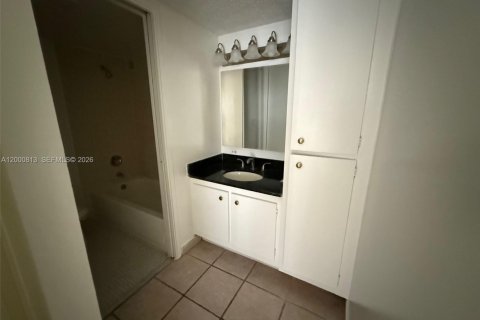 Condo in Sunny Isles Beach, Florida, 1 bedroom  № 2065132 - photo 28