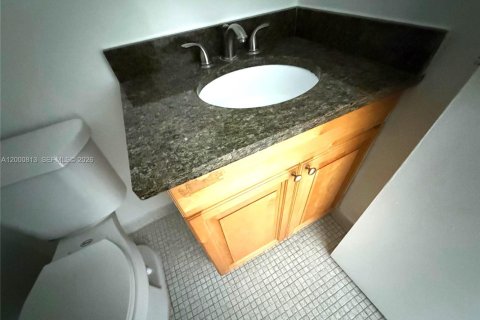 Condo in Sunny Isles Beach, Florida, 1 bedroom  № 2065132 - photo 30