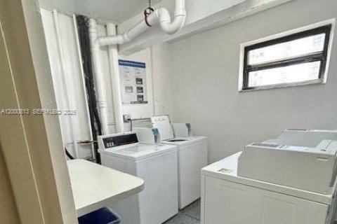 Condo in Sunny Isles Beach, Florida, 1 bedroom  № 2065132 - photo 16