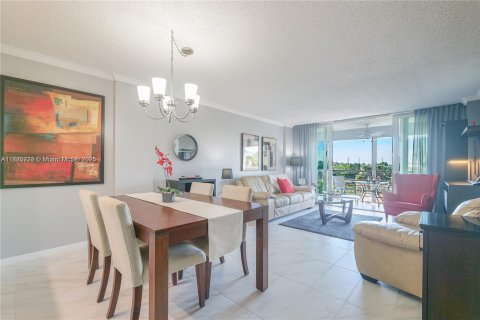 Copropriété à vendre à Oakland Park, Floride: 2 chambres, 90.58 m2 № 2037416 - photo 7