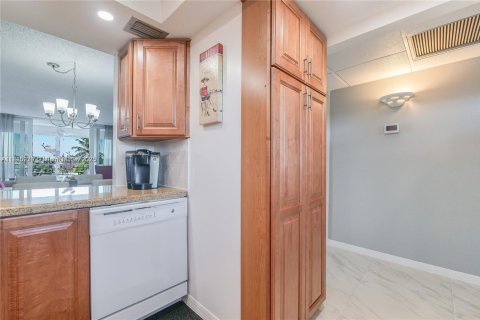 Copropriété à vendre à Oakland Park, Floride: 2 chambres, 90.58 m2 № 2037416 - photo 13