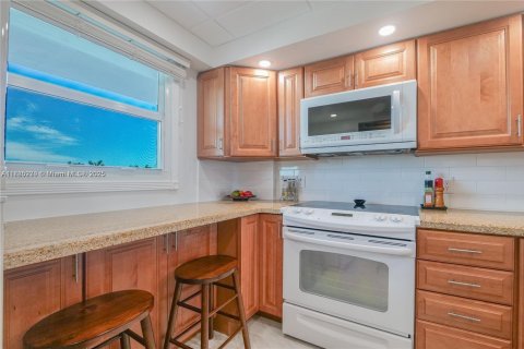 Copropriété à vendre à Oakland Park, Floride: 2 chambres, 90.58 m2 № 2037416 - photo 10