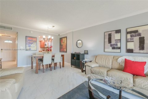 Copropriété à vendre à Oakland Park, Floride: 2 chambres, 90.58 m2 № 2037416 - photo 3