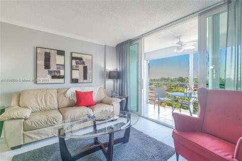 Copropriété à vendre à Oakland Park, Floride: 2 chambres, 90.58 m2 № 2037416 - photo 4