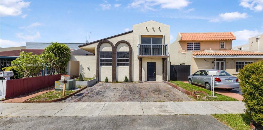 Villa ou maison à Hialeah, Floride 3 chambres, 223.8 m2 № 1846260