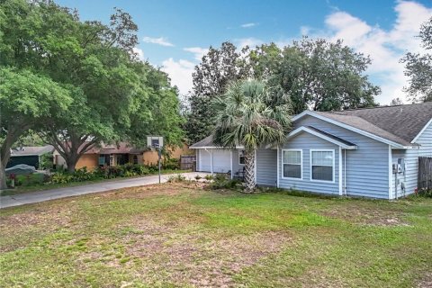 House in Leesburg, Florida 3 bedrooms, 151.43 sq.m. № 1732421 - photo 7