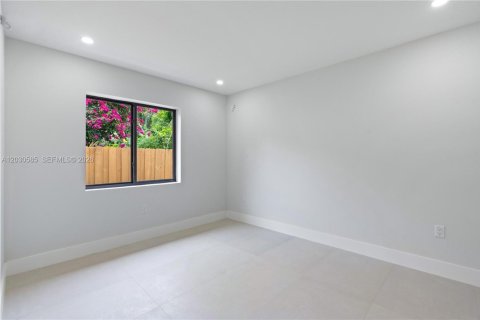 Casa en venta en Miami, Florida, 4 dormitorios, 156.17 m2 № 2077652 - foto 28