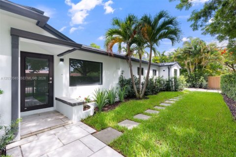 Casa en venta en Miami, Florida, 4 dormitorios, 156.17 m2 № 2077652 - foto 5