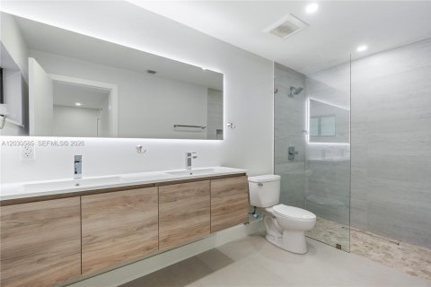 Casa en venta en Miami, Florida, 4 dormitorios, 156.17 m2 № 2077652 - foto 24