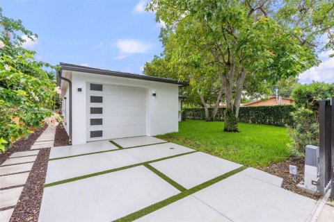 Casa en venta en Miami, Florida, 4 dormitorios, 156.17 m2 № 2077652 - foto 3