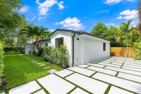 Casa en venta en Miami, Florida, 4 dormitorios, 156.17 m2 № 2077652 - foto 4