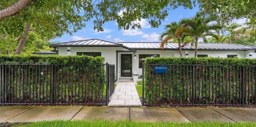 Casa en Miami, Florida 4 dormitorios, 156.17 m2 № 2077652