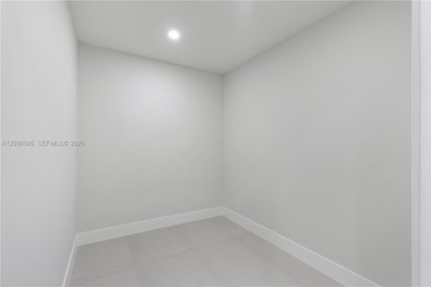 Casa en venta en Miami, Florida, 4 dormitorios, 156.17 m2 № 2077652 - foto 22
