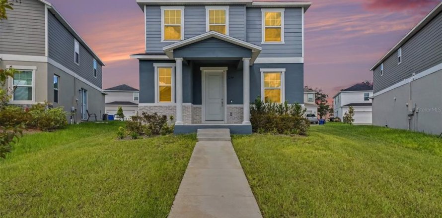 Villa ou maison à Groveland, Floride 4 chambres, 172.05 m2 № 2354238