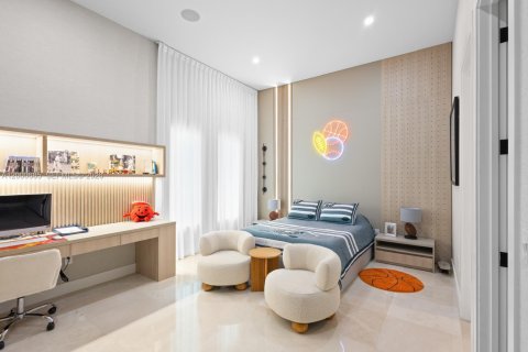 House in Miami, Florida 6 bedrooms, 446.49 sq.m. № 2065376 - photo 20