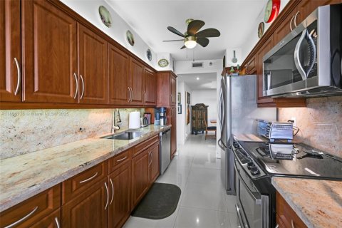 Condo in Aventura, Florida, 2 bedrooms  № 1888941 - photo 9