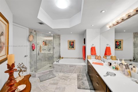 Condo in Aventura, Florida, 2 bedrooms  № 1888941 - photo 14