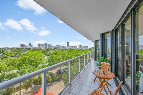 Condo in Aventura, Florida, 2 bedrooms  № 1888941 - photo 16