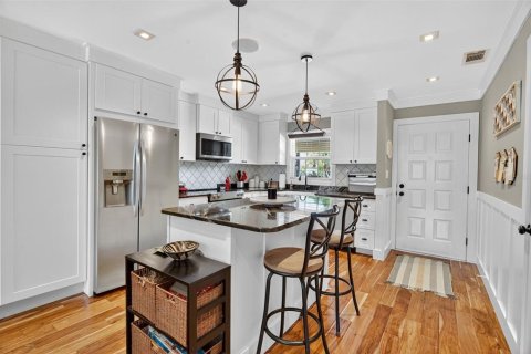 Condo in Mount Dora, Florida, 2 bedrooms  № 1918911 - photo 13