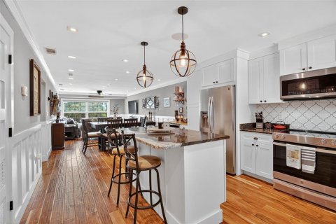 Condo in Mount Dora, Florida, 2 bedrooms  № 1918911 - photo 3